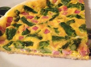 Una foto de Quiche de espárragos verdes y jamón prosciutto