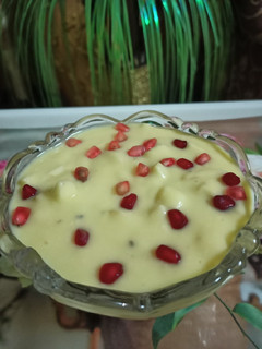 फ्रूट कस्टर्ड (Fruit custard recipe in Hindi) रेसिपी मुख्य फोटो