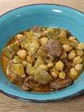 A fuego lento: Carrilleras con alcachofas y garbanzos al Oporto