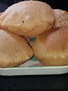 खस्ता पूरी (khasta poori recipe in Hindi) रेसिपी मुख्य फोटो