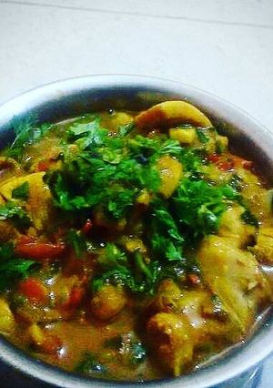 A picture of Hilly Spices Flavoured Homemade Chicken Curry.
