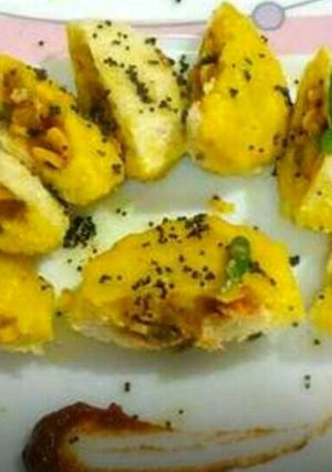 A picture of Dhokla bread sandwich.