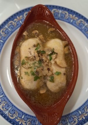 Una foto de Merluza al vino de jerez (no apta para menores lleva alcohol)