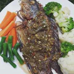 A picture of Ikan Mujaer Sambel Ijo.
