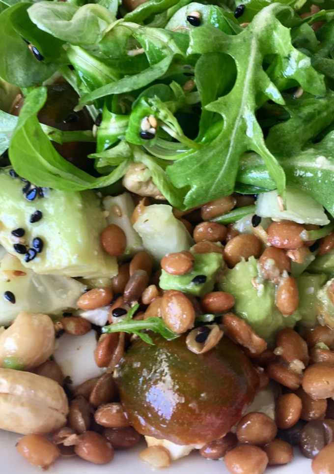 Una foto de Ensalada de lentejas súper saludable!!💕🌿