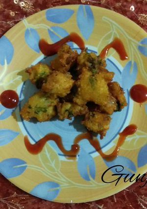 A picture of Moong dal pakoda.