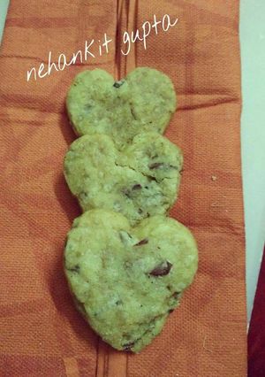 A picture of Rose and cardamon cookie.