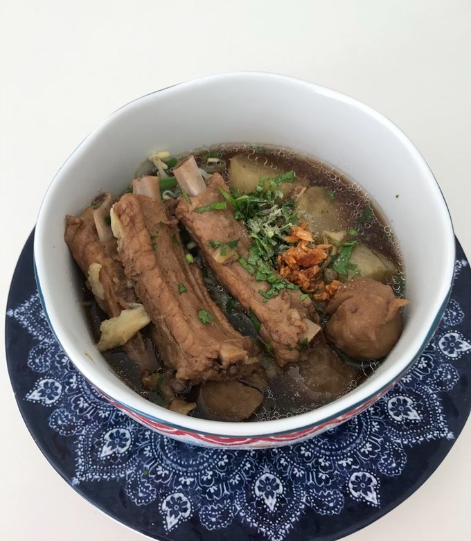 รูปของ ก๋วยเตี๋ยวซี่โครงหมูตุ๋น ลูกชิ้น
