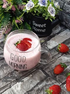 صورة لوصفة بودنج الشيا بالفراولة 🍓