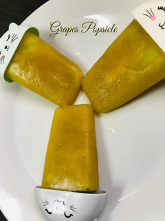 பச்சை திராட்சை ஐஸ் (Pachai thiratchai ice recipe in tamil) செய்முறை முக்கிய புகைப்படம்