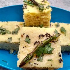 A picture of Dhokla.
