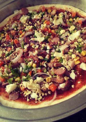 A picture of Egg pizza.
