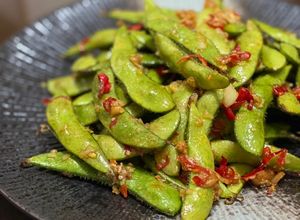 Foto resep Spicy garlic edamame