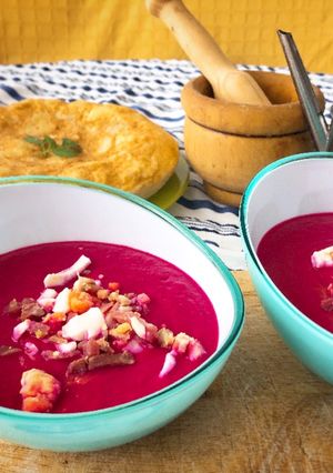 Una foto de Salmorejo de remolacha en Mambo