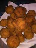 Croquetas caseras de carné picada y pimiento verde, y ajo,y cebolleta y chorizo,esta es la masa
