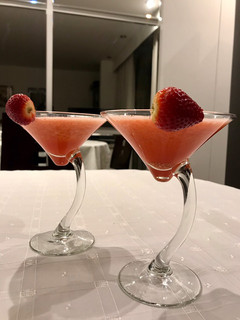Una foto de 🇵🇪 Pisco sour de 🍓fresa🍓