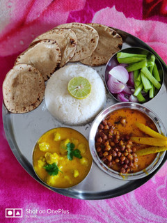 काला चना और जड़ी की सब्जी (Kala chana aur jadi ki sabzi recipe in hindi) रेसिपी मुख्य फोटो