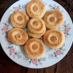 A picture of Delicious biscuits, 🫓🫓.
