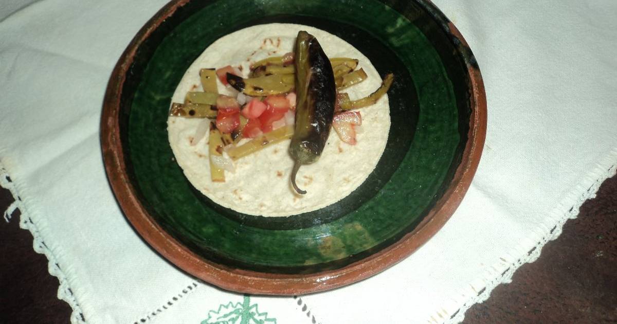 Taco de nopales asados y chile toreado tipo el Ocote Receta de MARTÍN  GERARDO RAMÍREZ CORREA- Cookpad