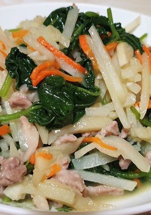 馬鈴薯炒地瓜葉 ⭐ 家常料理 的食譜成品照片