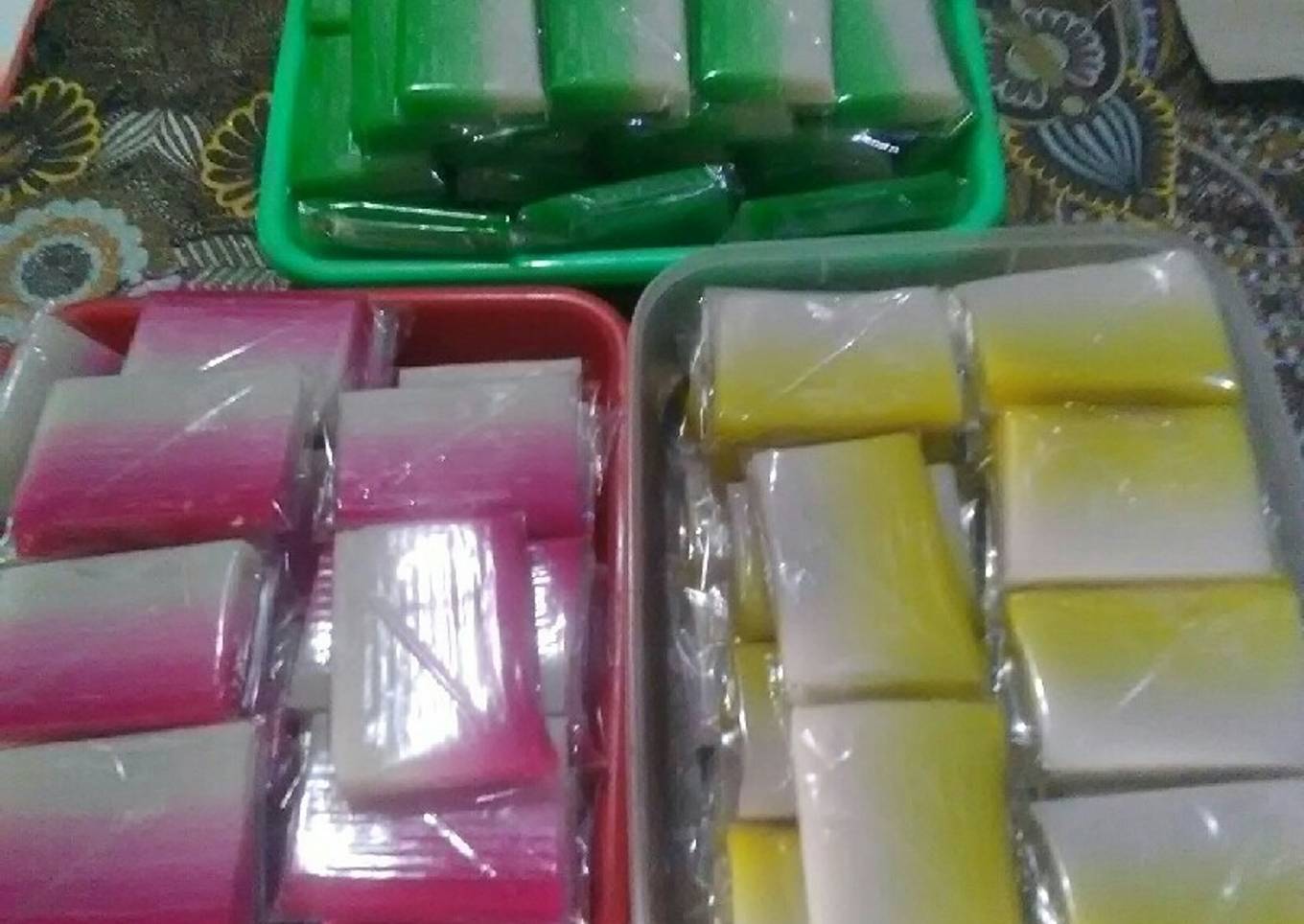Kue lapis tepung beras