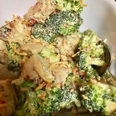 A picture of Cold ranch chicken and broccoli.