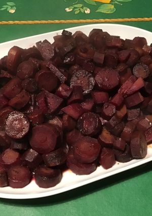 Une photo de Carottes bicolores sucrées salées à l'ananas, menthe et jus de prunes
