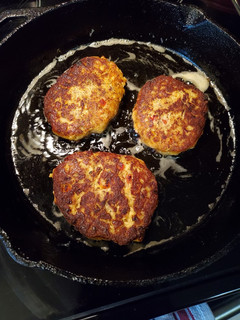 A picture of Salmon patties.