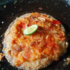 Telur Ayam Geprek রেসিপির প্রধান ছবি