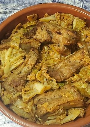 Una foto de Costilla con repollo o col