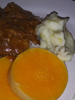 A picture of Beef short ribs stew.