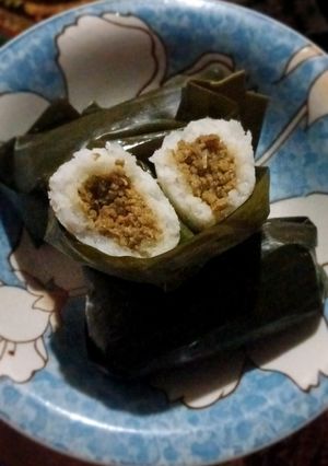 Foto resep Lontong Oncom Mudah 🍙