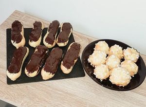 Une photo de Eclair au chocolat et chouquette au chocolat 🍫 🍫 #janvier