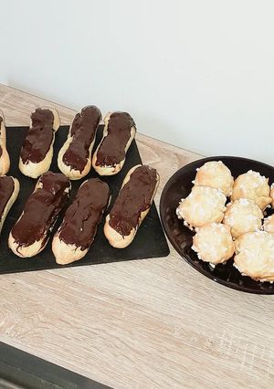 Une photo de Eclair au chocolat et chouquette au chocolat 🍫 🍫 #janvier