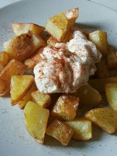 Una foto de Patatas alioli "Barceloneta"