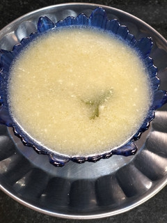 ખાટી મીઠી કઢી (Khati Mithi Kadhi Recipe In Gujarati) રેસીપી મુખ્ય ફોટો