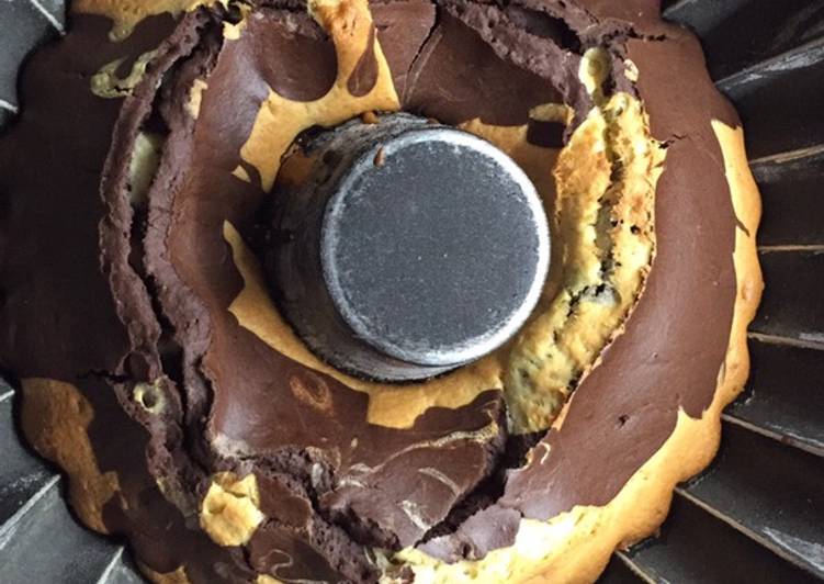 Ciambellone bicolore