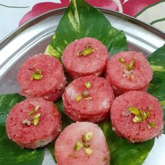 A picture of Bread malai cake.