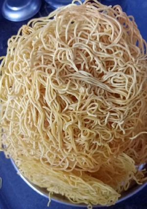 સેવ (Sev Recipe In Gujarati) રેસીપી મુખ્ય ફોટો