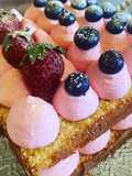 Pan di Spagna di mandorle e mousse tropicale