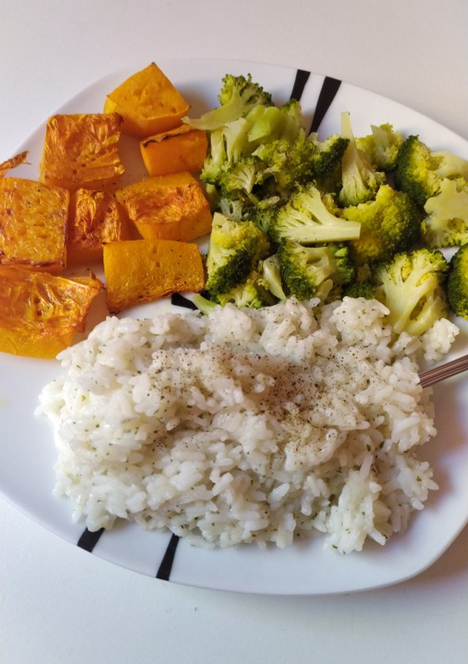 Una foto de Arroz con brócoli y calabaza