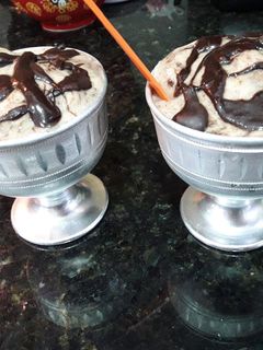 Una foto de Helado banana-choco-miel