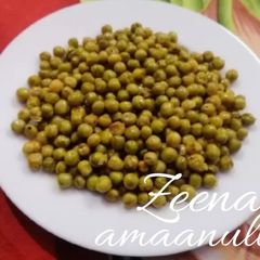A picture of Fried Matar or Dry Green Peas.
