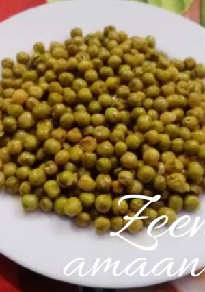 A picture of Fried Matar or Dry Green Peas.