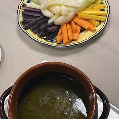 A picture of Bagna cauda 🥕.