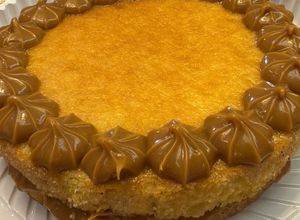 Foto de Bolo húmido de coco com doce de leite