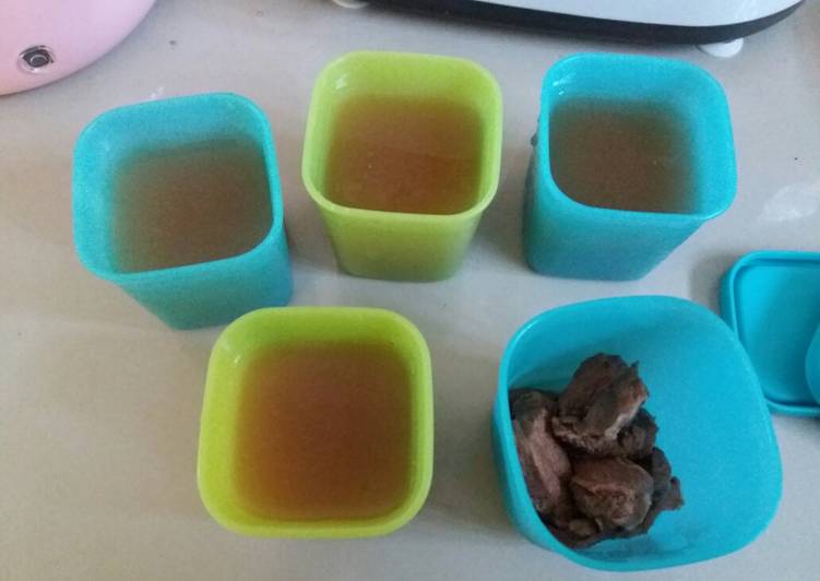 Kaldu sapi homemade dengan slow cooker untuk MPASI