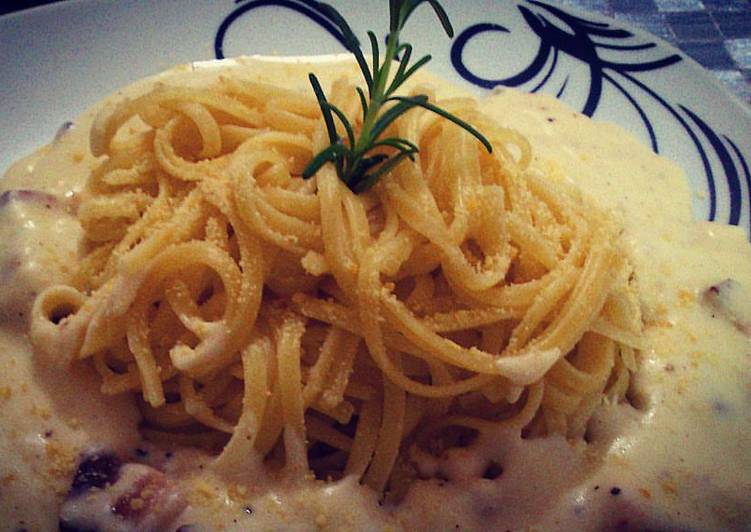 Linguinni ao molho Bechamel com Bacon - Tudogosreceitas