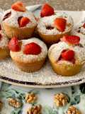 Muffin alle fragole noci e carote