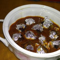 A picture of Gulab jamun kofta curry.